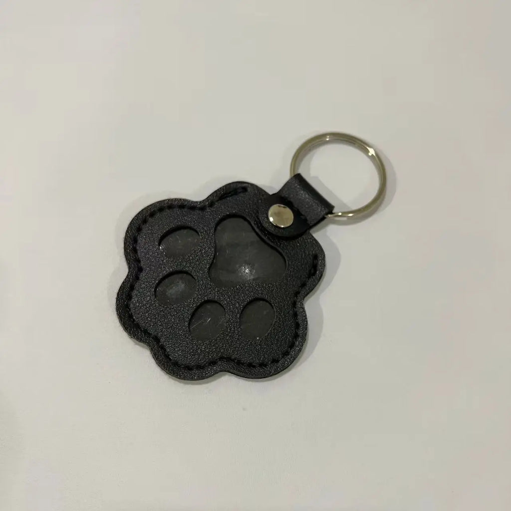 Dog Hair Collector Keychain Leather Pet Memorial Keepsake for Dogs and Cats, Fur Storage Pendant Charm Gift Keychain